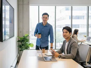 บริการแมสเซนเจอร์ ปาริฉัตร จูละตรัง